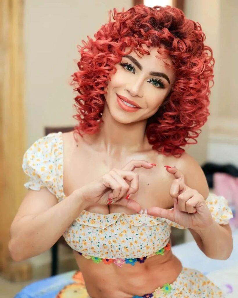دوللي شاهين ساخنة