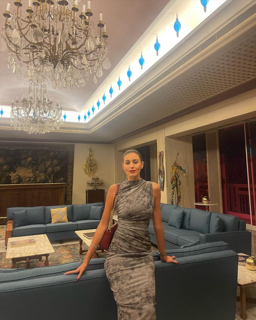 من هي ندى كوسا ملكة جمال لبنان 2024 8 من-هي-ملكة-جمال-لبنان-2024