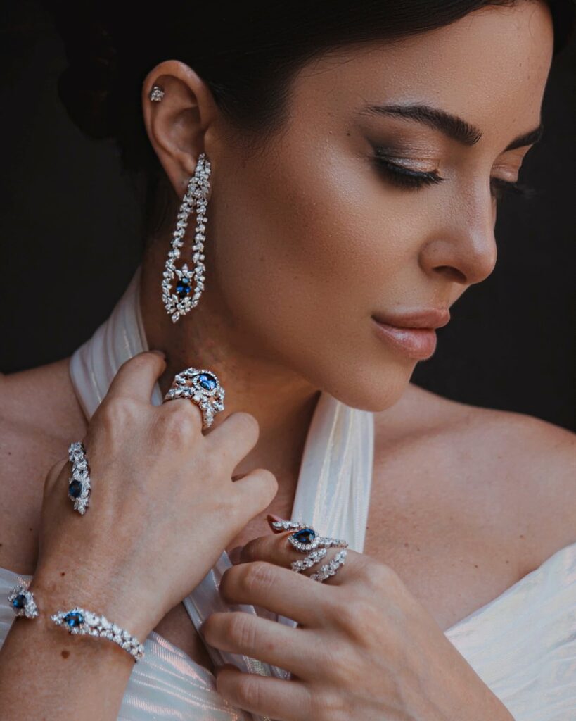 بعد شهر على زواجها.. سارة أبي كنعان بفستان الزفاف 5 sara-abi-kanaan