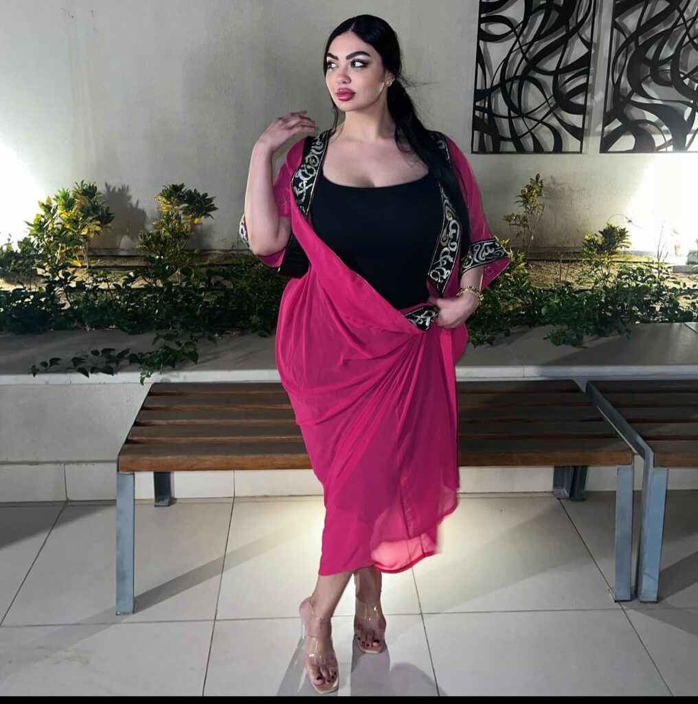 بعد القبض عليها.. من هي نرمين طارق.. ظهرت مع عمرو دياب بصورة حميمية 3