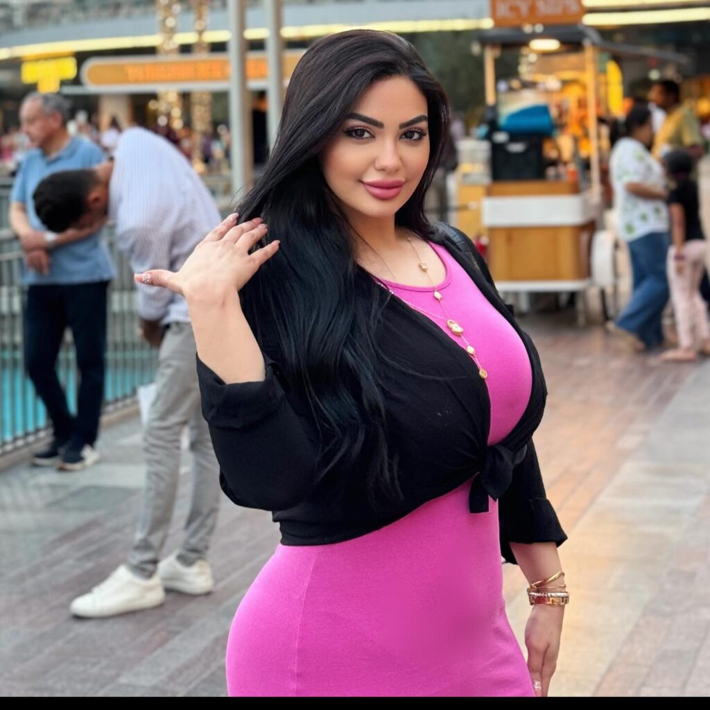 بعد القبض عليها.. من هي نرمين طارق.. ظهرت مع عمرو دياب بصورة حميمية 7