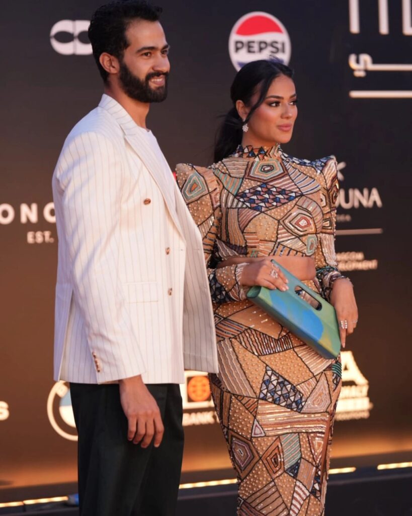 ثراء جبيل وزوجها على الريد كاربت في مهرجان الجونة السينمائي 4 فستان-ثراء-جبيل-مهرجان-الجونة