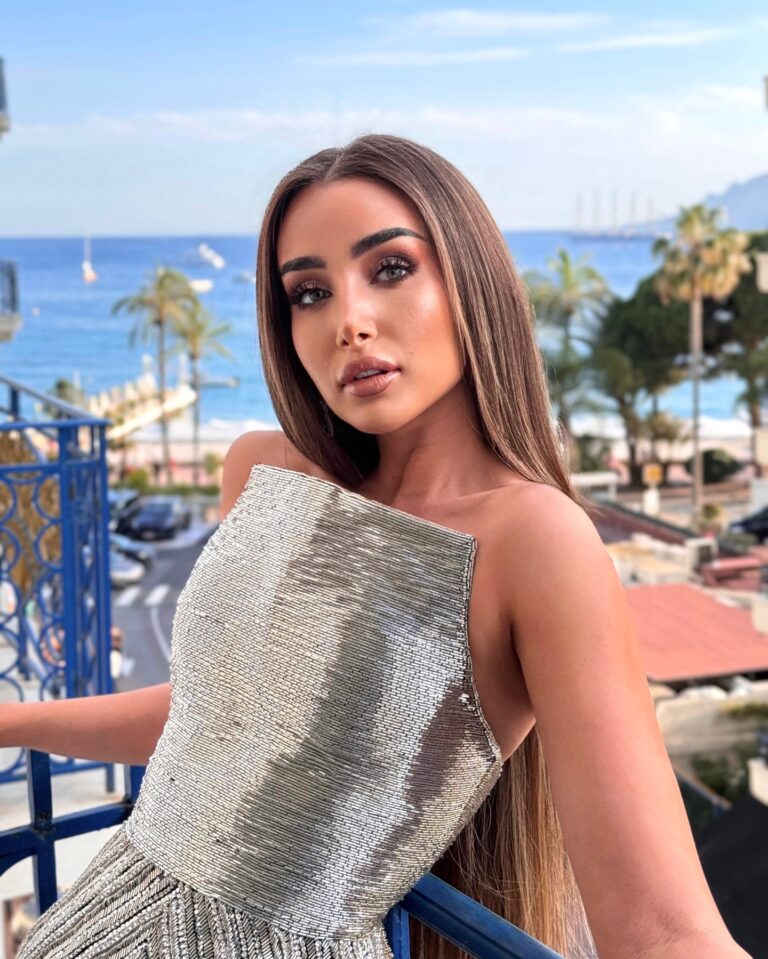 هنا-الزاهد