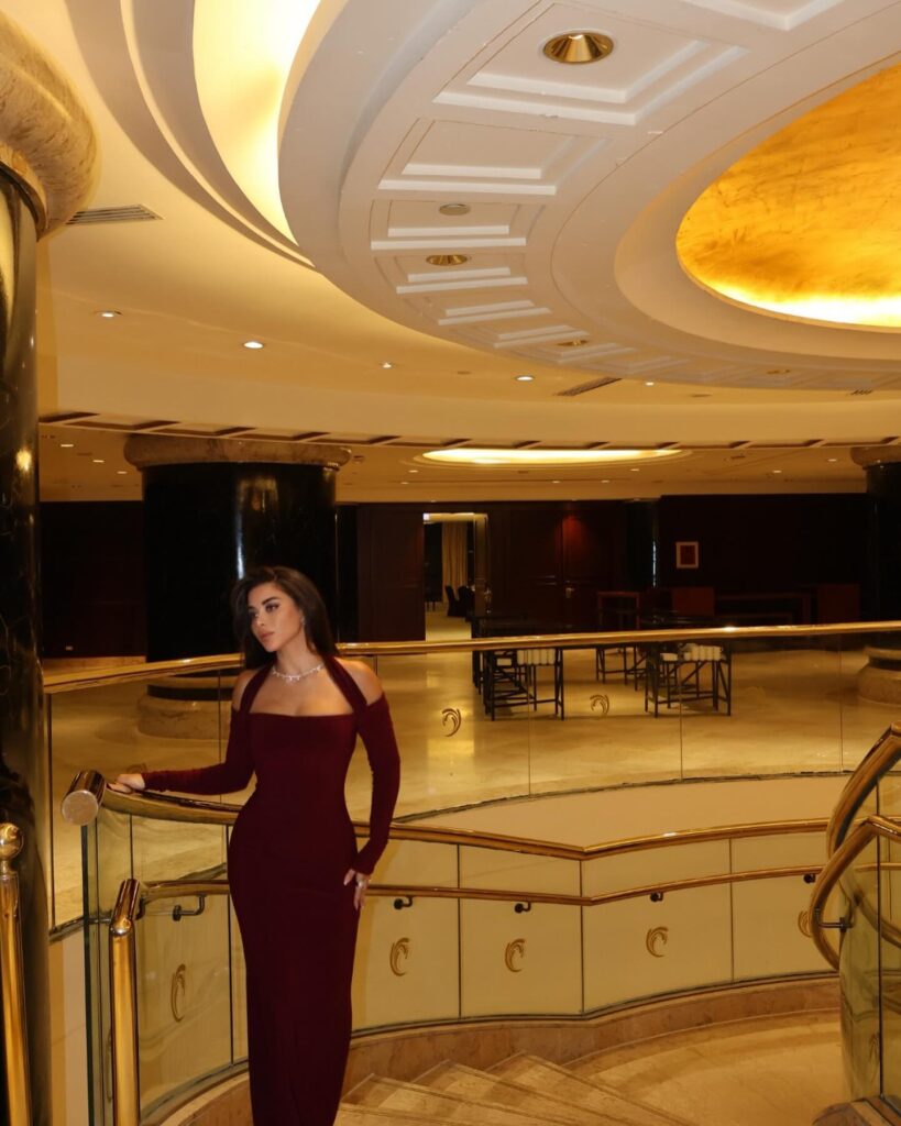 يارا السكري بالأحمر تضج بالأنوثة والجمال 6 صور-يارا-السكري