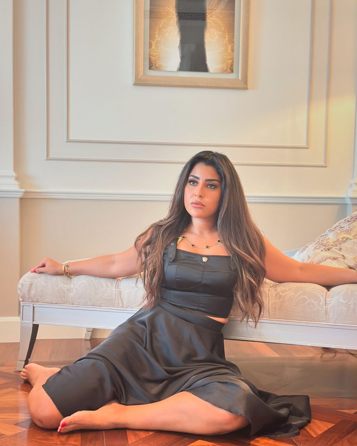 ايتن-عامر-حافية-القدمين