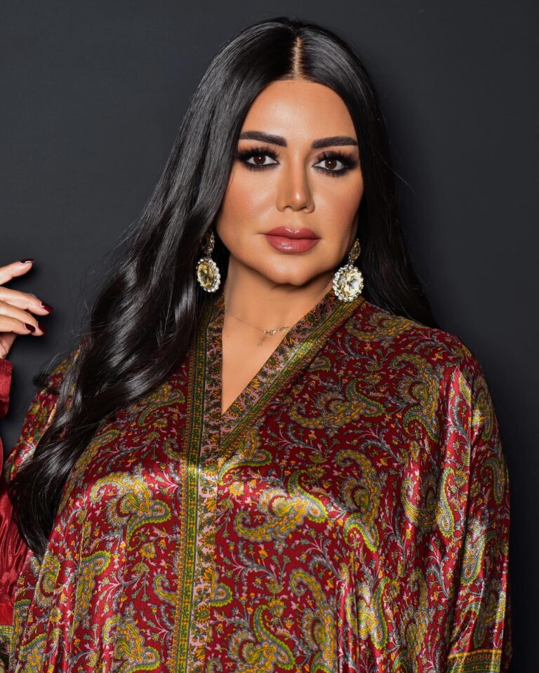 رانيا-يوسف-على-السرير