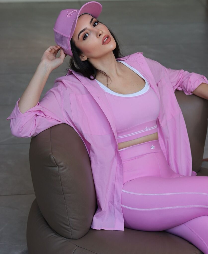 سارة بركة ساخنة