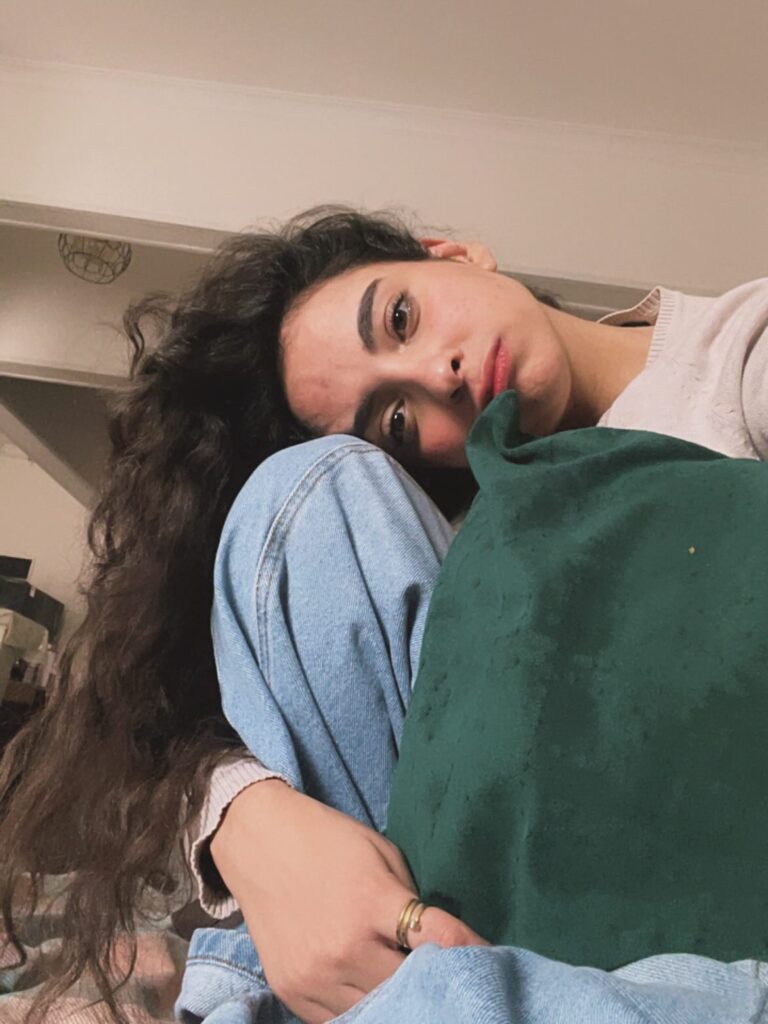 الممثلة ياسمين عمر